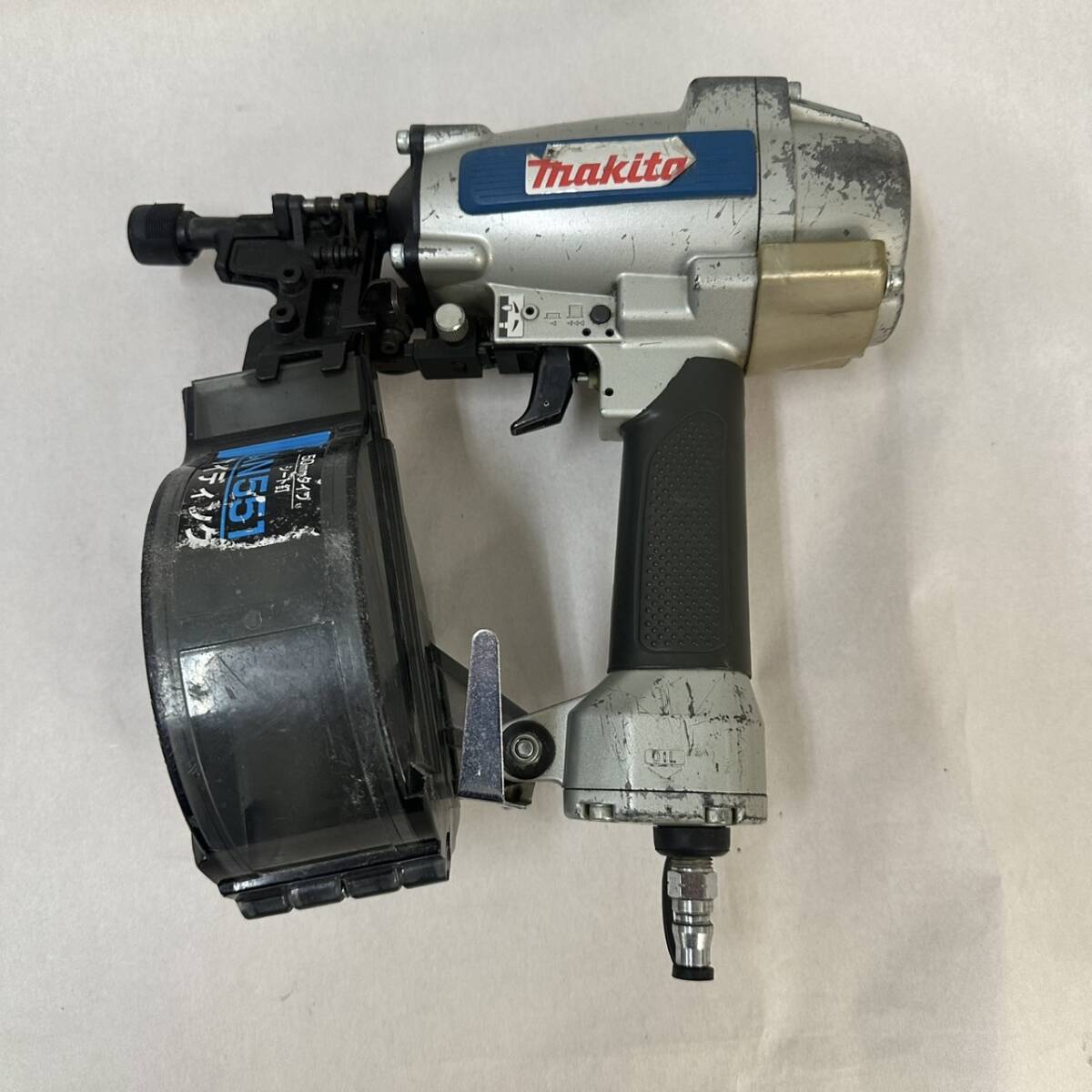 【動作確認済み】makita マキタ サイディング用釘打 AN551 50mm 常圧エア釘打機【中古】拍卖