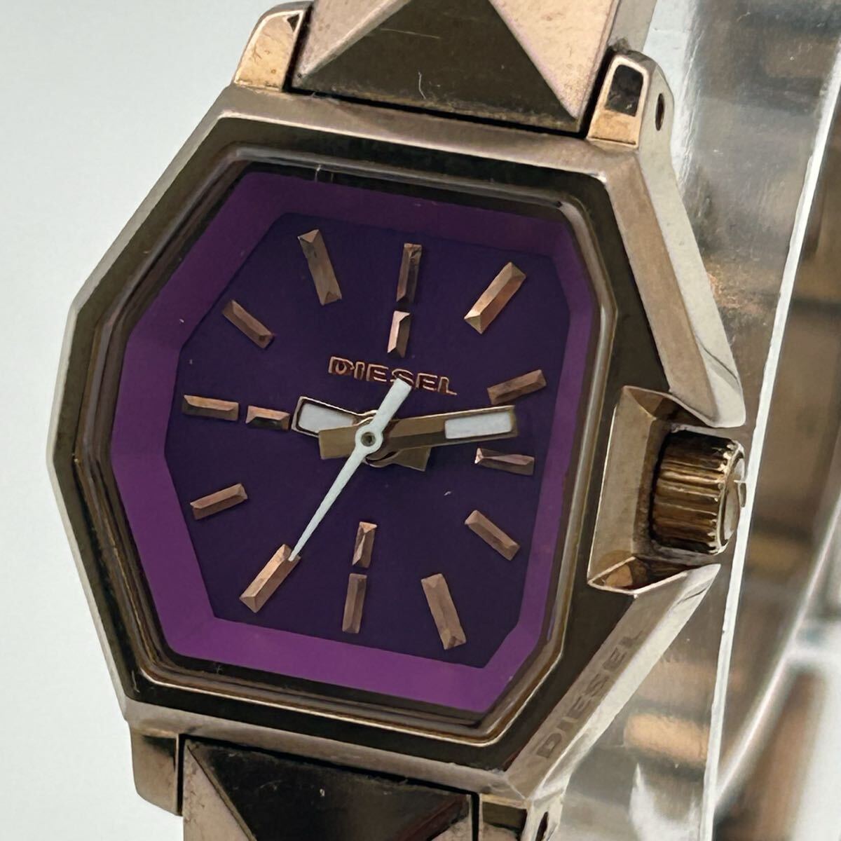 DIESEL 腕時計 ディーゼル 未稼働 DZ-5223 文字盤パープル PKGO ピンクゴールド レディース SS ステンレススチール スタッズ おしゃれ拍卖