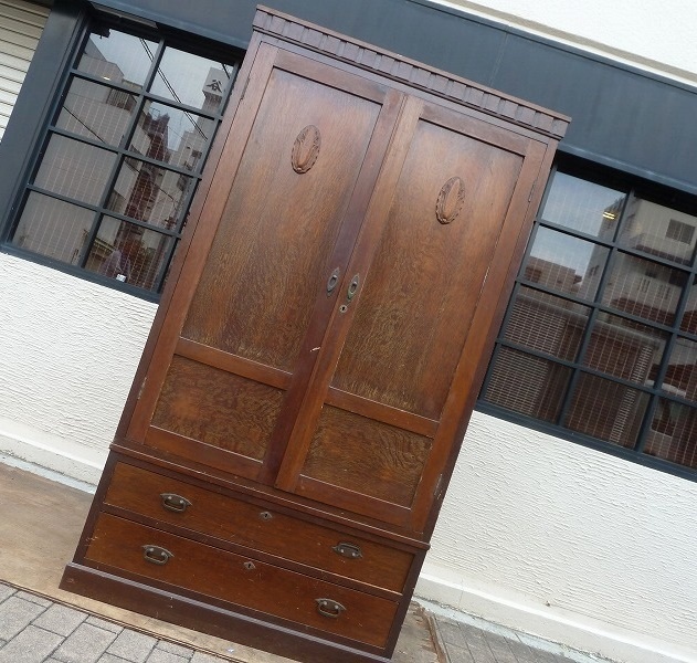 (☆BM)旧家蔵出し品 古い 洋服箪笥 神戸家具 ワードロープ 木製 クローゼット 洋タンス アンティーク 昭和レトロ 観音扉 引き出し 当時物拍卖