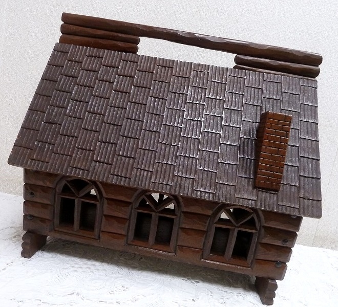 (☆BM)木製 家型 小物入れ マガジンラック 新聞入れ 珍品 横幅45.5㎝ アンティーク調 レトロ 置物 オブジェ拍卖