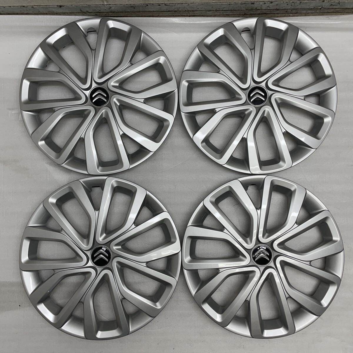 美品☆CITOROEN シトロエン☆ベルランゴ☆16インチ 純正ホイールキャップ☆4枚set☆シルバー拍卖