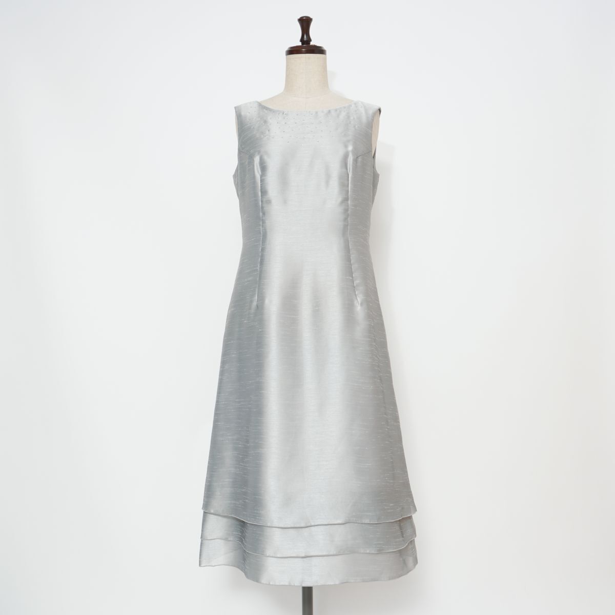 美品 SOIR DOLCE ソワールドルチェ 東京ソワール ノースリーブワンピース フォーマルドレス ミモレ丈 裾レイヤード グレー サイズ9*FD1154拍卖