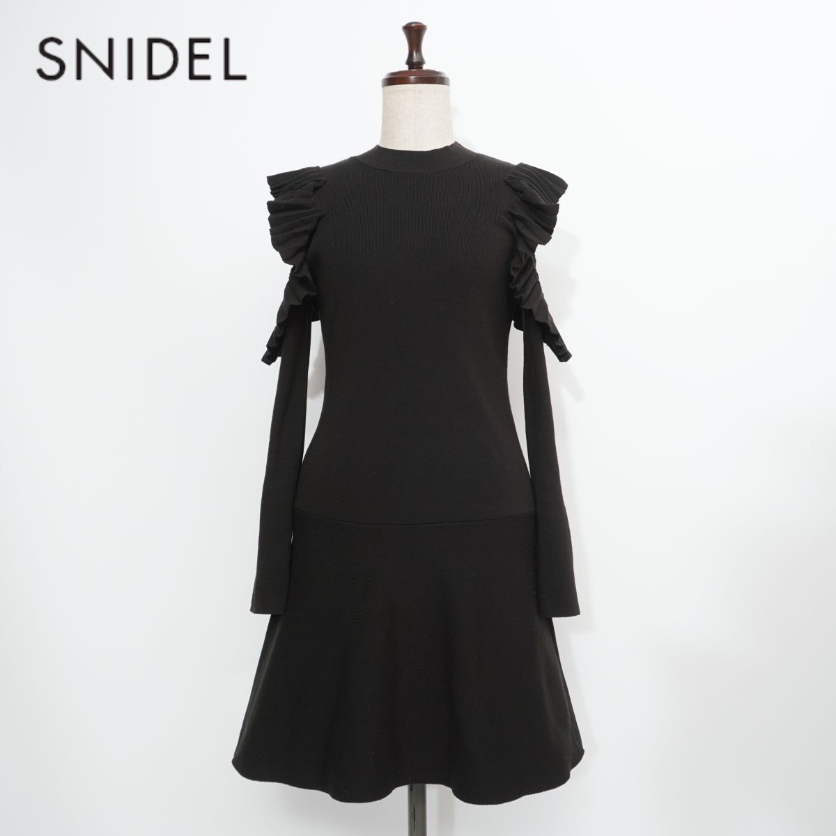 SNIDEL スナイデル 23SS オープンショルダーフリルニットワンピース ミニ丈 長袖 レディース 黒 ブラック サイズF*FD234拍卖