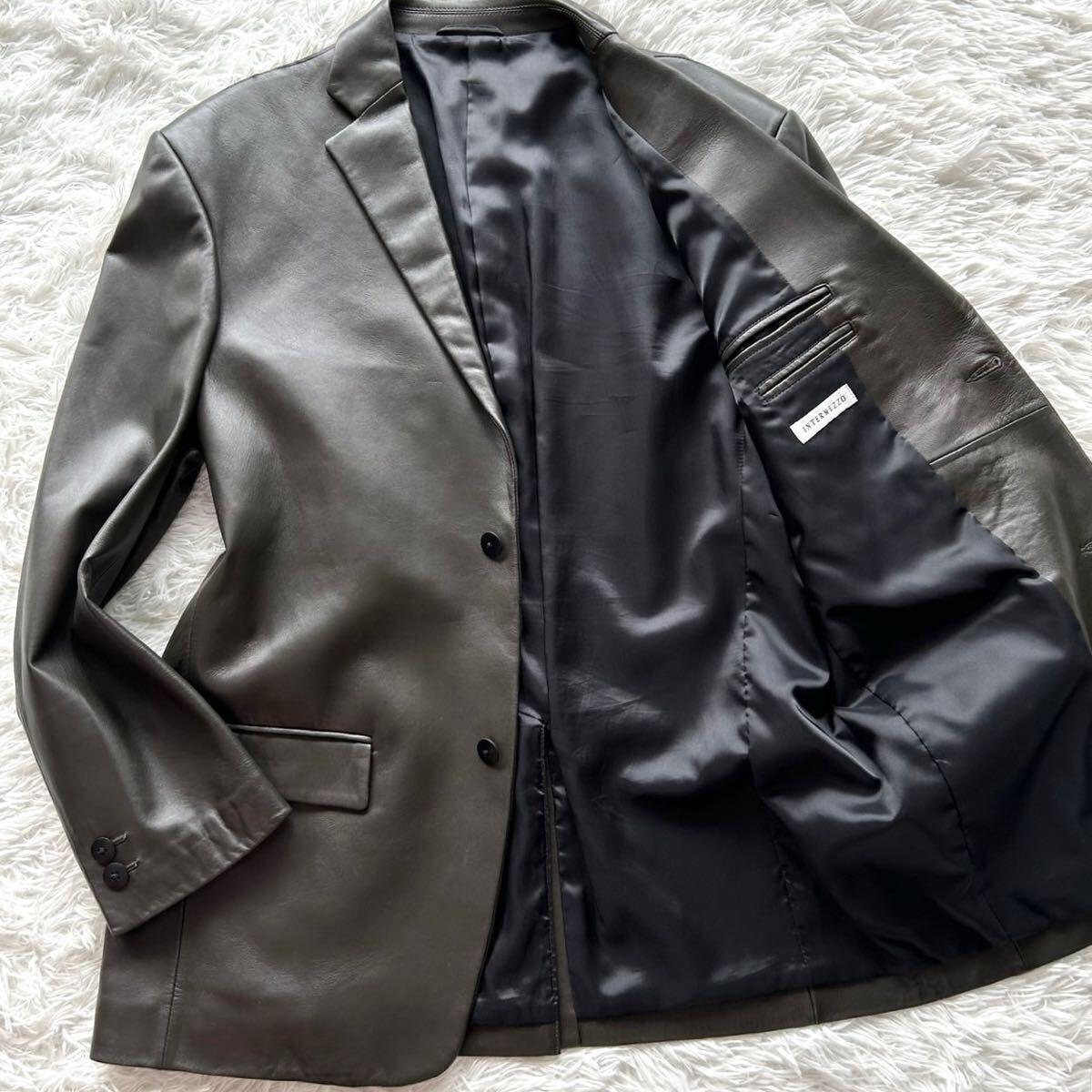 未使用級●希少色●INTERMEZZO インターメッツォ ラムレザー 羊革 テーラードジャケット シープスキン カーキ トロトロレザー L拍卖