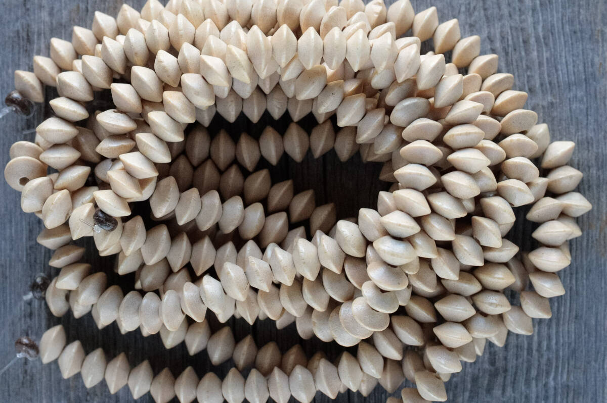 *white wood beads拍卖