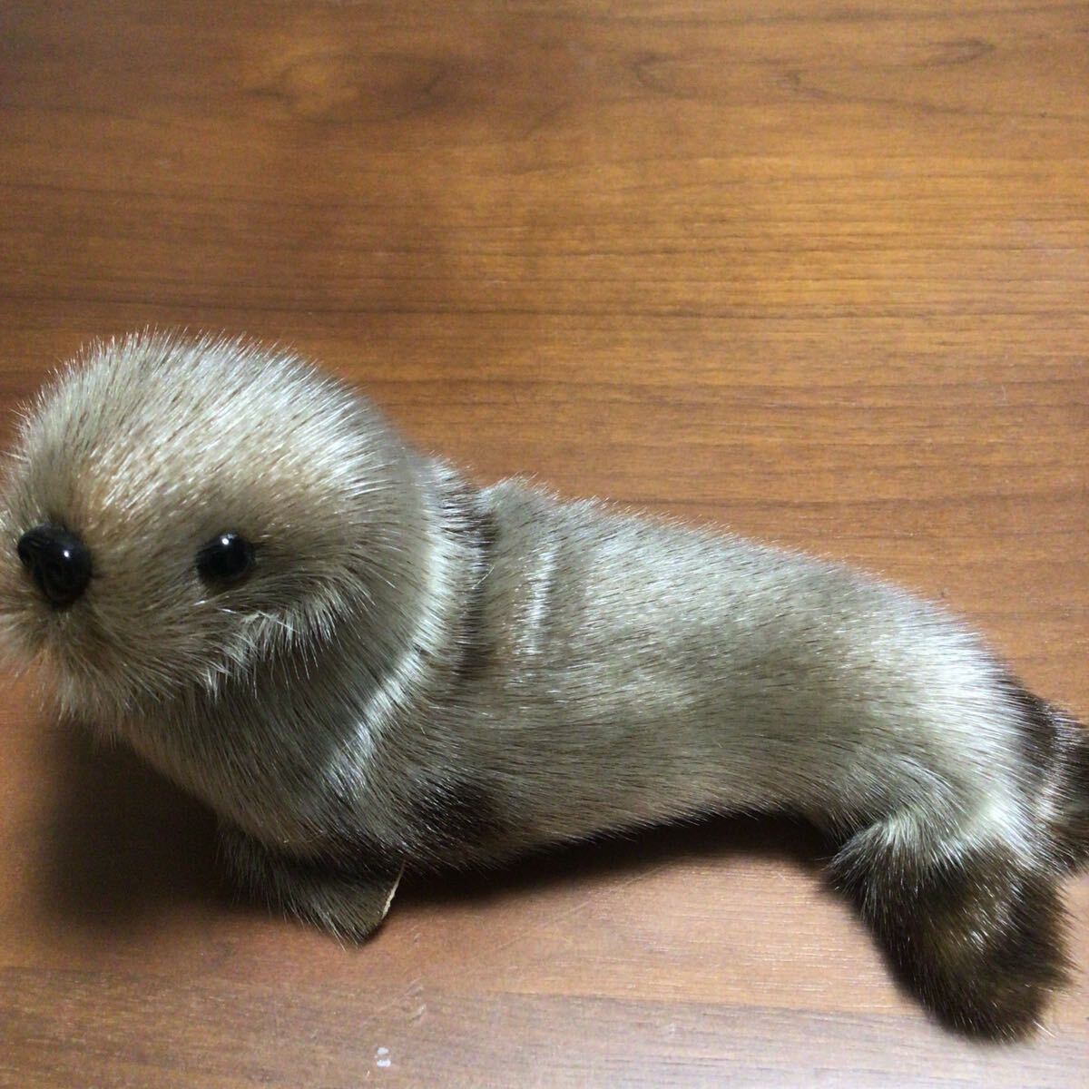 アザラシ カナダ製 アザラシの毛、皮使った人形拍卖