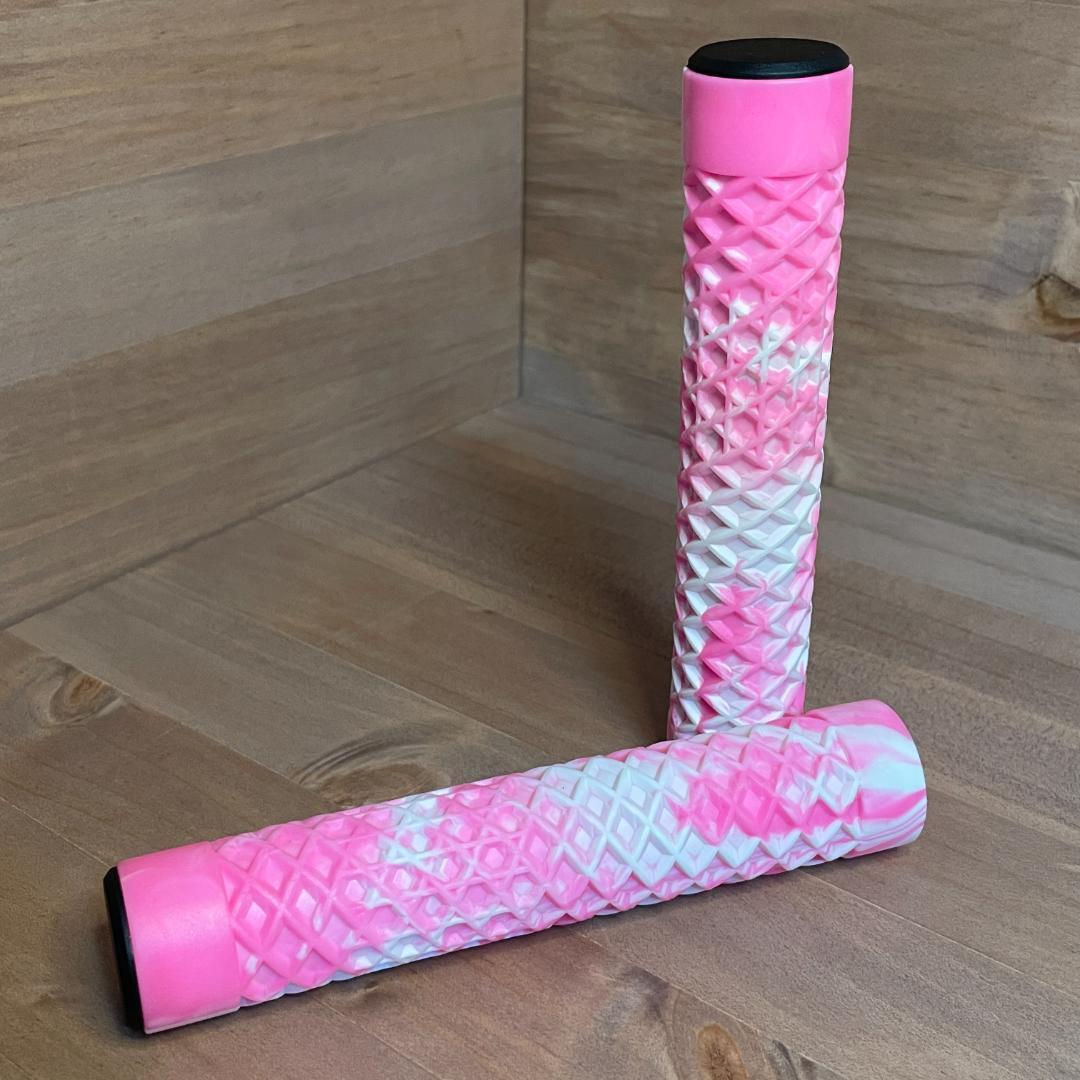 【新品】BMX MTB ホワイト ピンク ラバー VANS風 ワッフル グリップ 自転車 ママチャリ クロスバイク拍卖