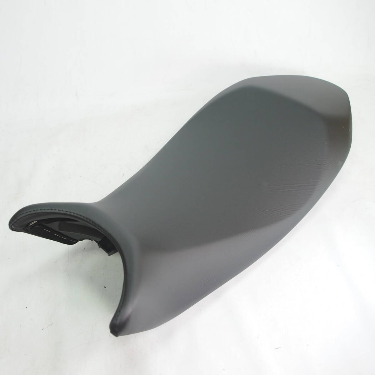 トライアンフ タイガースポーツ660 純正シート Triumph 2310752 TigerSport660 管CYEH15拍卖