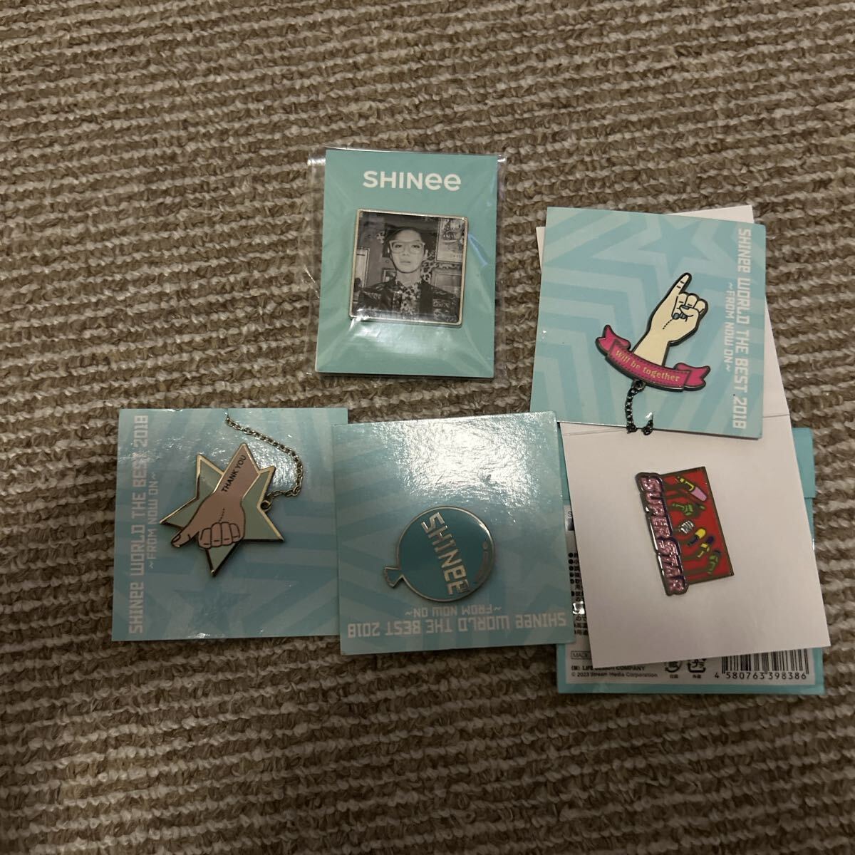 SHINee ピンバッジ 2018 world テミン拍卖
