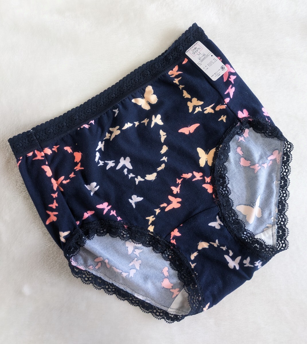 普段使いに☆パンティ未使M☆やわらか肌触り☆カラフルハート&蝶々柄☆ネイビー☆匿名配送可☆タグあり☆拍卖