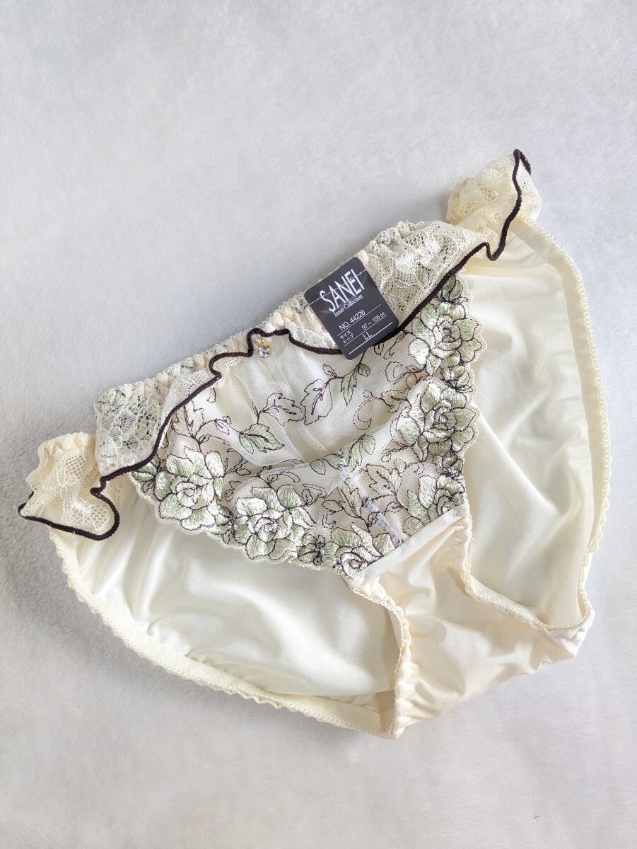 お泊まりに☆キュートなパンティLL☆未使用☆可愛いフリル&お花柄刺繍☆☆クリーム☆匿名配送可☆拍卖