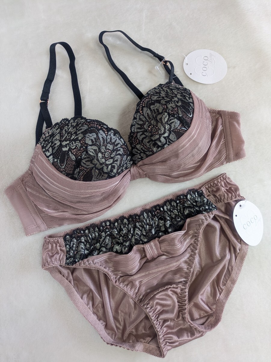 お泊まりに☆B75ブラ&パンティ上下お揃い☆未使用☆光沢リボンデザイン☆ブラウン×ブラックレース☆☆匿名配送可☆タグあり☆拍卖