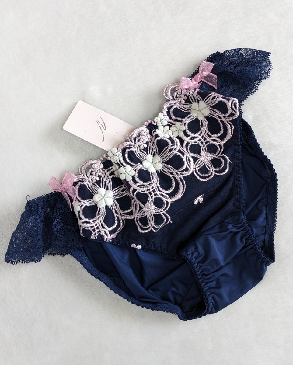 お泊まりに☆パンティ未使用M☆可愛いお花刺繍レース☆サイドフリル☆ネイビー☆匿名配送可☆タグあり☆拍卖