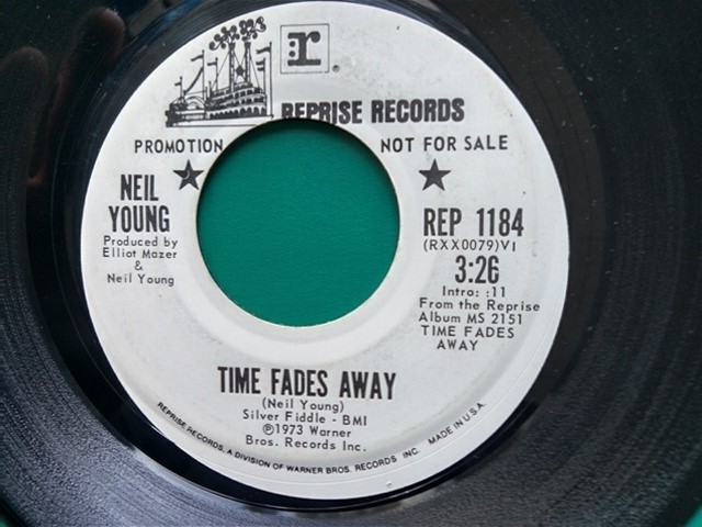 ★US45★ニール・ヤング「タイム・フェイデス・アウェイ」「ラスト・トリップ・トゥ・タルサ」 プロモ白盤 拍卖