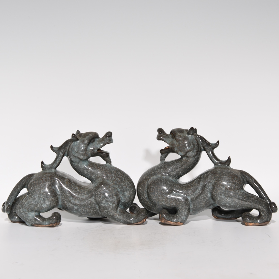 唐物 宋 官瓷 冰裂紋 神獸 置物 陶芸 古陶磁器 中国磁器 極細工 中国古玩 骨董品 古美味 D68拍卖