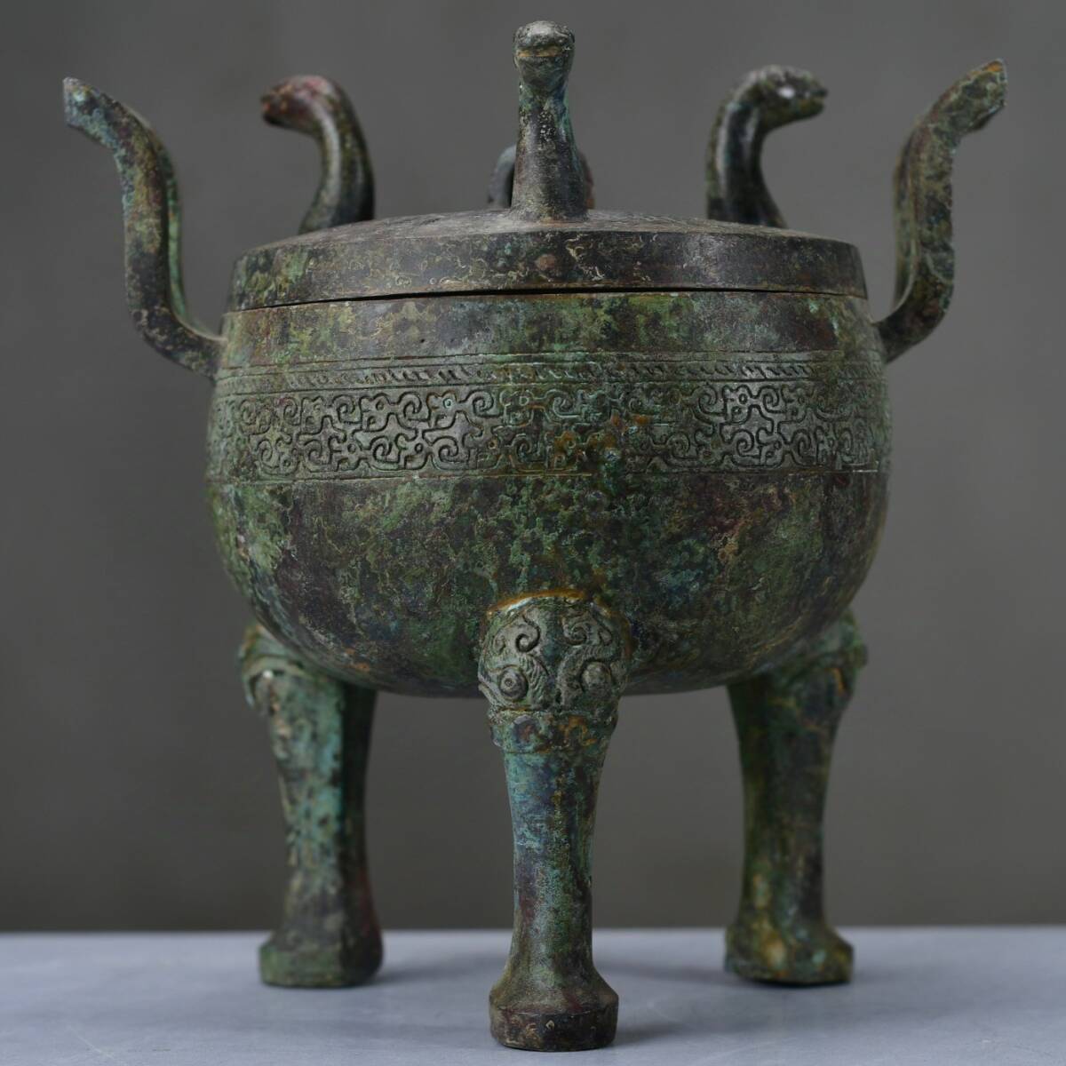 唐物 漢代 青銅 蛇蓋円鼎 銅製品 青銅器 極細工 古美術品 時代物 中国古玩 骨董品 D68拍卖