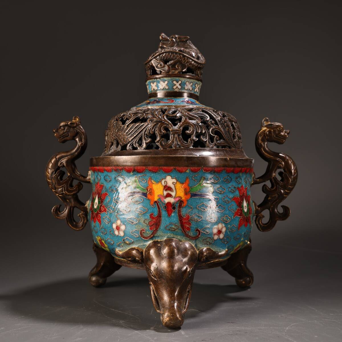 唐物 清 乾隆年製 純銅 全銅 高浮彫 鏨刻つねる絲琺瑯 景泰藍爐 銅製 銅器 極細工 古美術品 時代物 中国古玩 骨董品 D68拍卖
