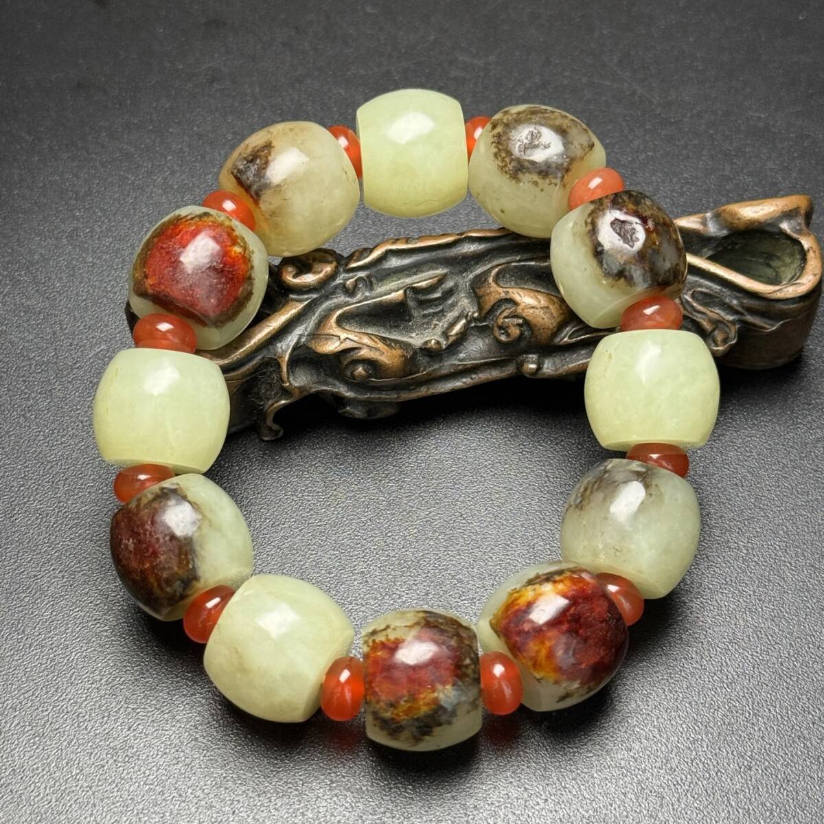 唐物 清 玉彫 和田玉 黑皮シード料 手鏈 老型玉珠 顆顆有沁色 玉質温潤 包漿醇厚 極細工 中国古玩 骨董品 古美味 D68拍卖