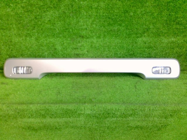 4kurudepa R5年 スペーシア 5AA-MK53S フィニッシャー パネル テール レンズ 83940-79R13-Z2S シルバー Z2S MM53S フレアワゴン バックラン拍卖