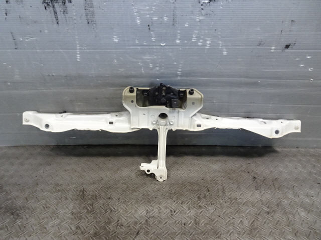 レジアスエース QDF-KDH201V ラジエーター コアサポート 53205-26012 白パール 070 平成29年 標準ボディ アッパーのみ 1kurudepa拍卖