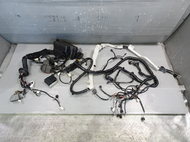 アテンザ LDA-GJ2FP ヒューズ ボックス BOX SH-VPTR 平成28年 プロアクティブ AT車 1kurudepa拍卖