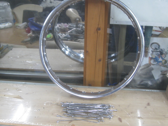 カワサキ Z1用 純正リヤリム・スポーク 良品!拍卖