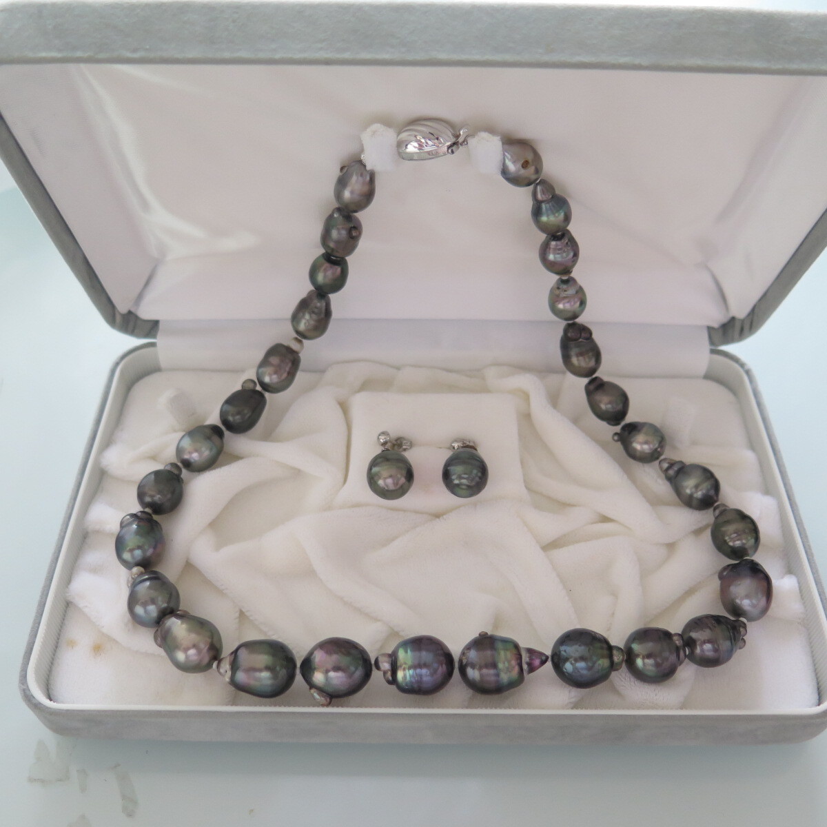 南洋黒蝶真珠/14金WG留め具パールネックレス プラチナ900留め具ピアスセット 拍卖