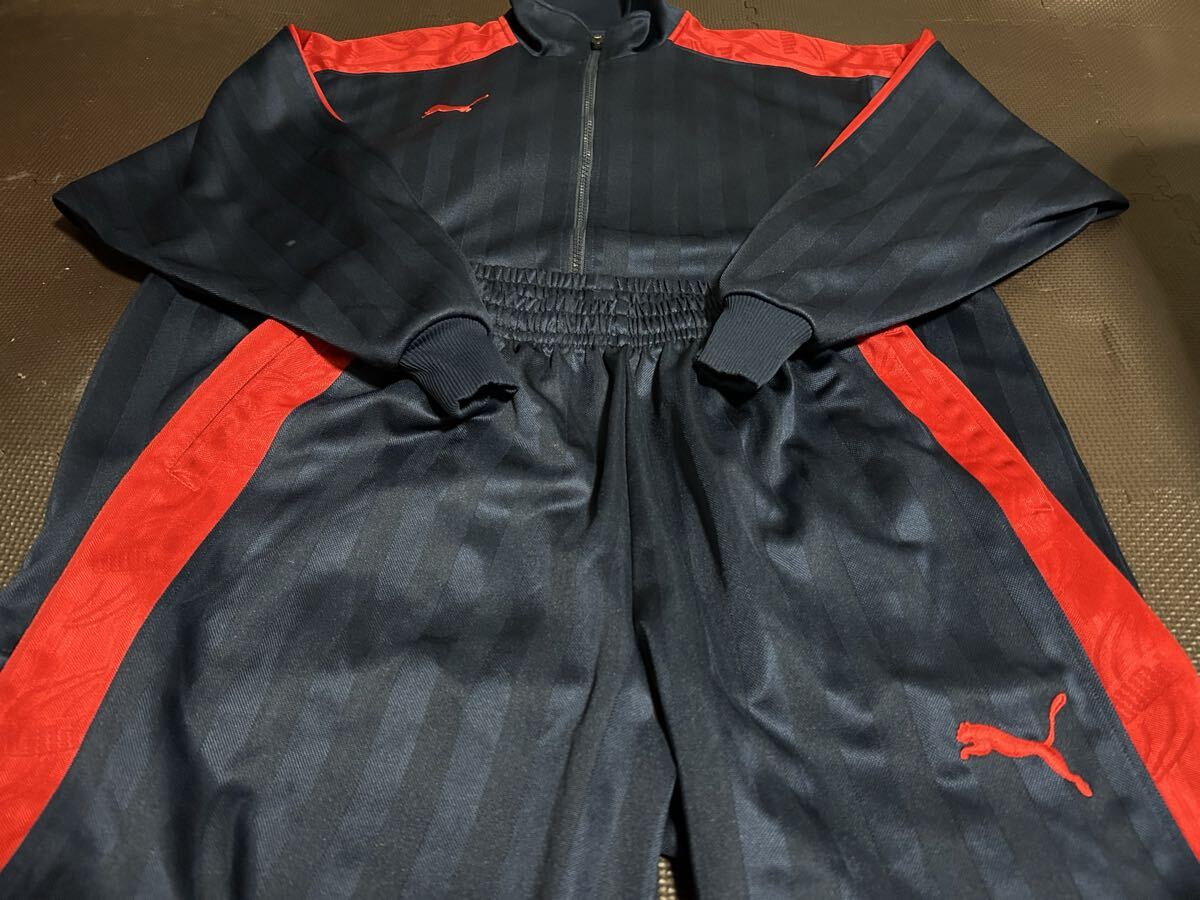 超美品PUMA濃紺ストライプ、ロゴ赤(刺繍)ラインロゴ入り上下セット サイズS〜M拍卖