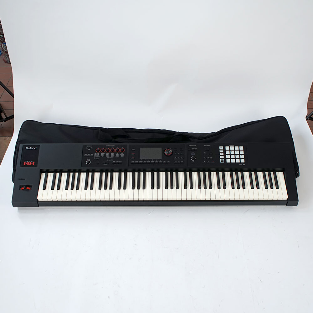 【中古】 ROLAND FA-08 Music Workstation シンセサイザー 88鍵拍卖