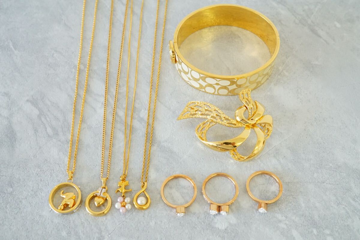 B1260 courreges/BALMAIN他 ブランド ネックレス ブローチなど ゴールドカラー ヴィンテージ アクセサリー 大量 セット まとめて おまとめ拍卖