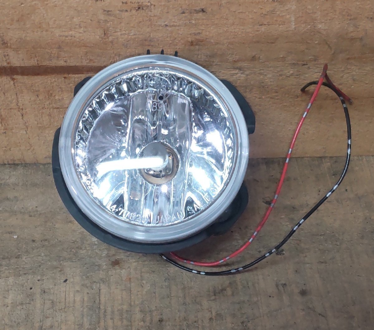 左 フォグランプ スバル R2 RC2 H16/7 12065 0101 KoiTo 114-77828 114-20832 84501KG010 中古 15000151拍卖