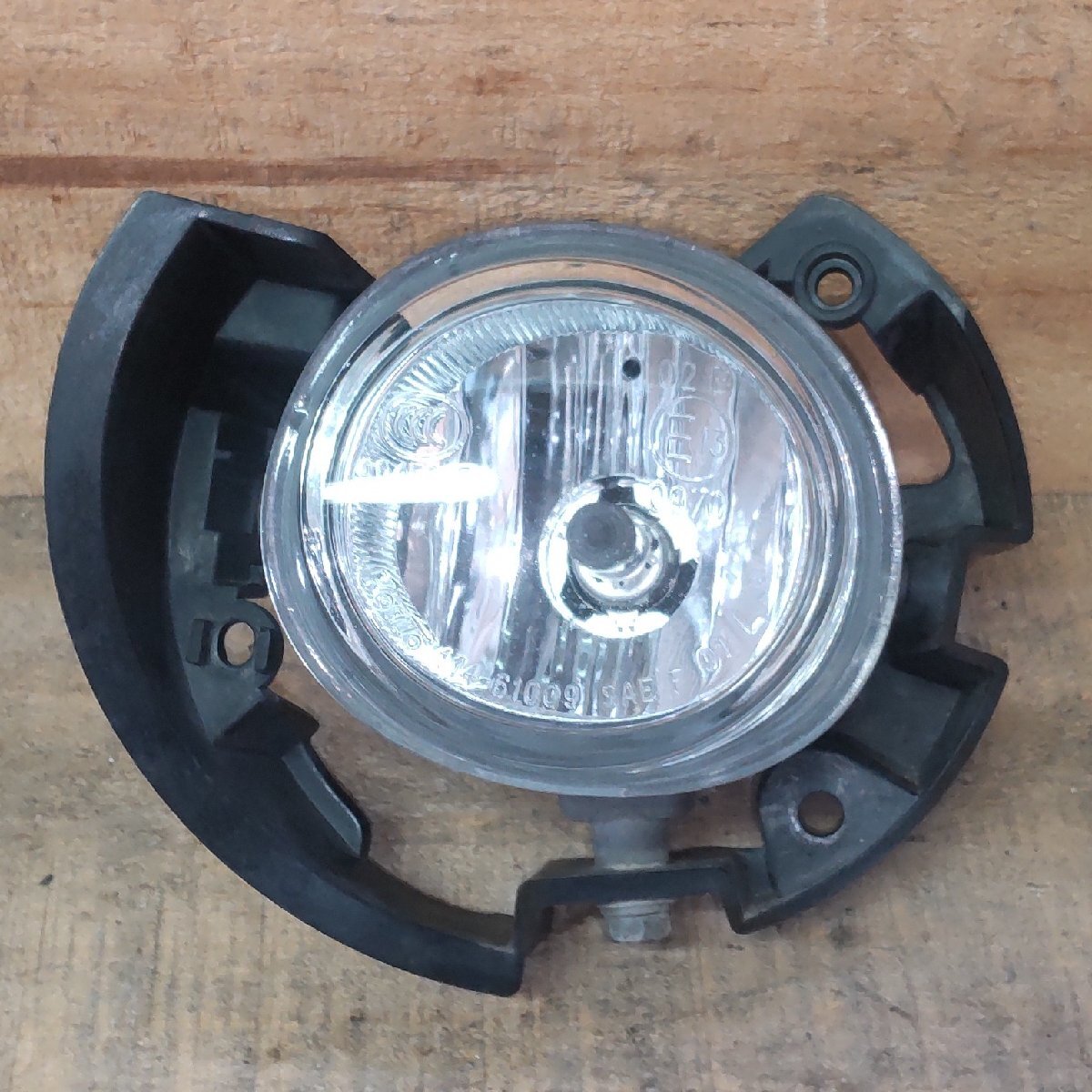 左 フォグランプ マツダ ベリーサ DC5W H19/12 12473 0301 KoiTo 114-61009 D673-V7-220 中古 14006167拍卖