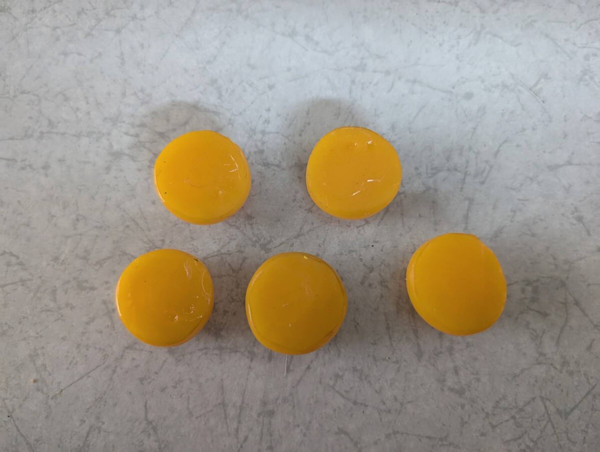 【まいづる食品サンプル】卵黄 単品売り 1個 E-79拍卖