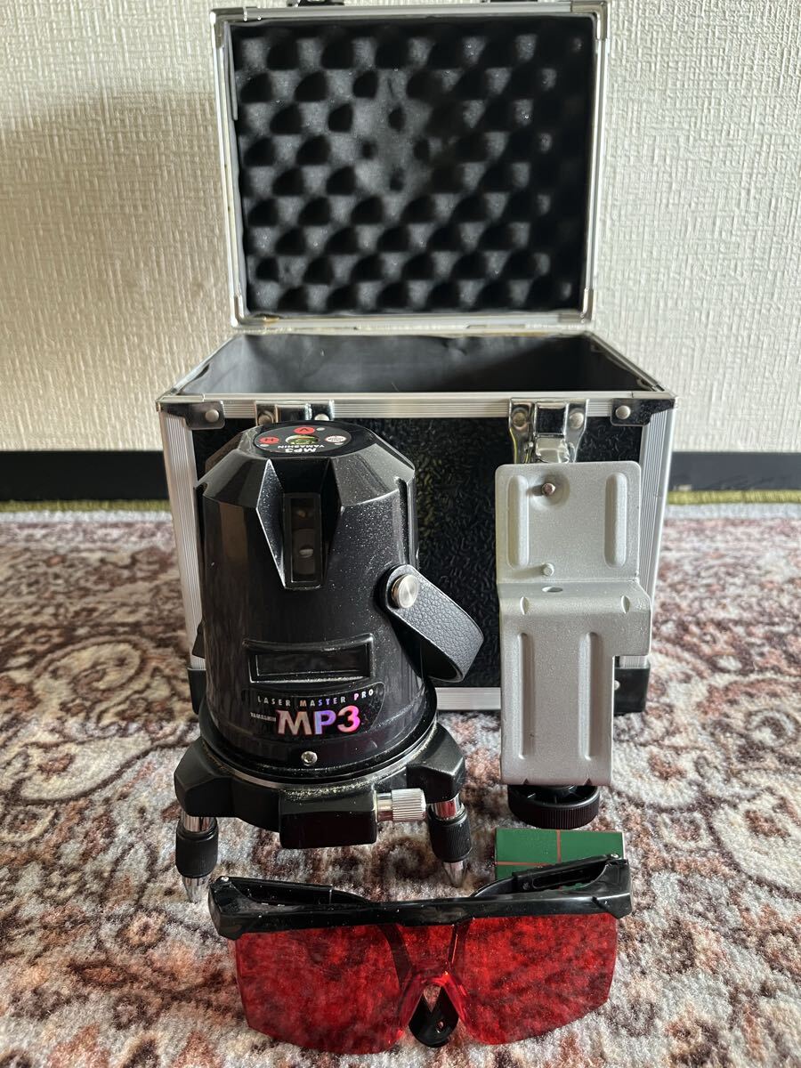 山真 MP3 レーザーマスタープロ YAMANSHIN 水平器 墨出し 専用ケース付き 通電確認済み拍卖
