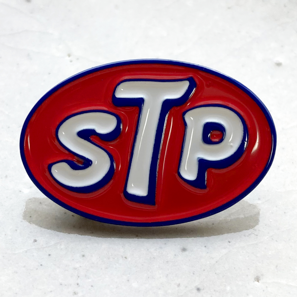 STP エスティーピー ロゴマーク アメリカン◆ピンバッジ ピンズ バッチ ブローチ◆エンジン オイル 自動車 バイク ガレージ拍卖