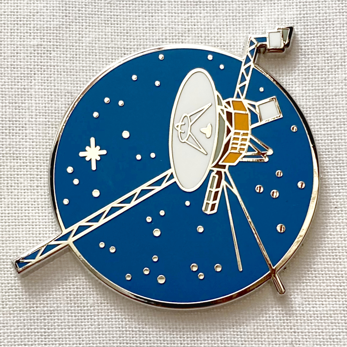 ボイジャー 宇宙探査機 ロケット スペース◆ピンバッジ ピンズ バッチ ブローチ◆SF NASA 人工衛星 地球拍卖