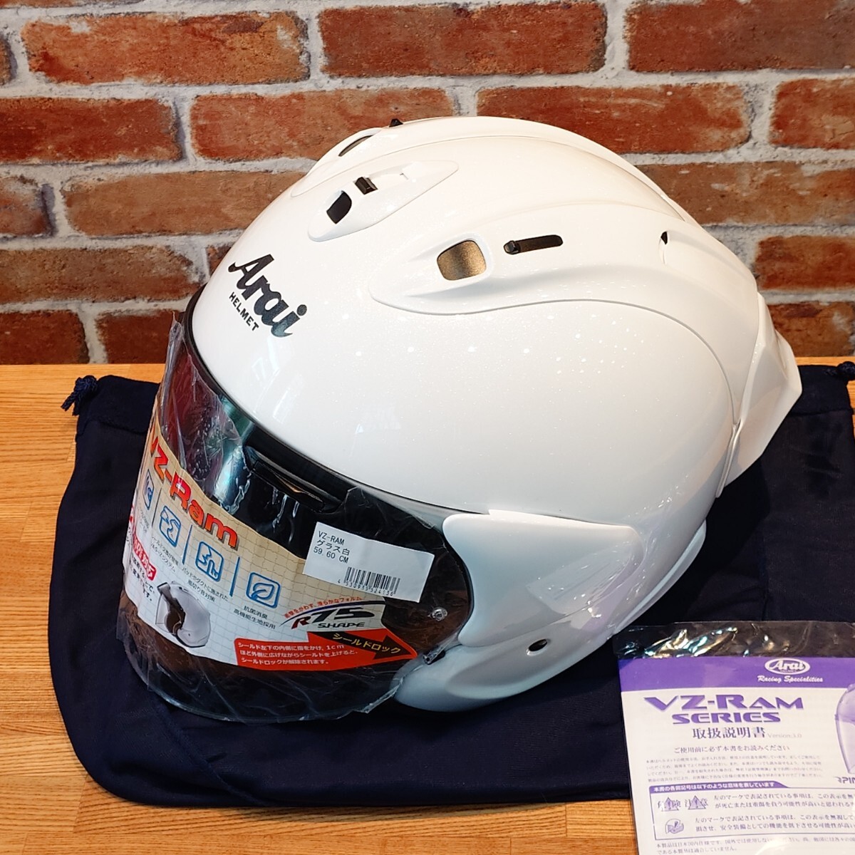Mサイズ 57-58cm Arai VZ-RAM グラスホワイト 付属クリアバイザー未使用 スポイラー付き 製造年231216拍卖