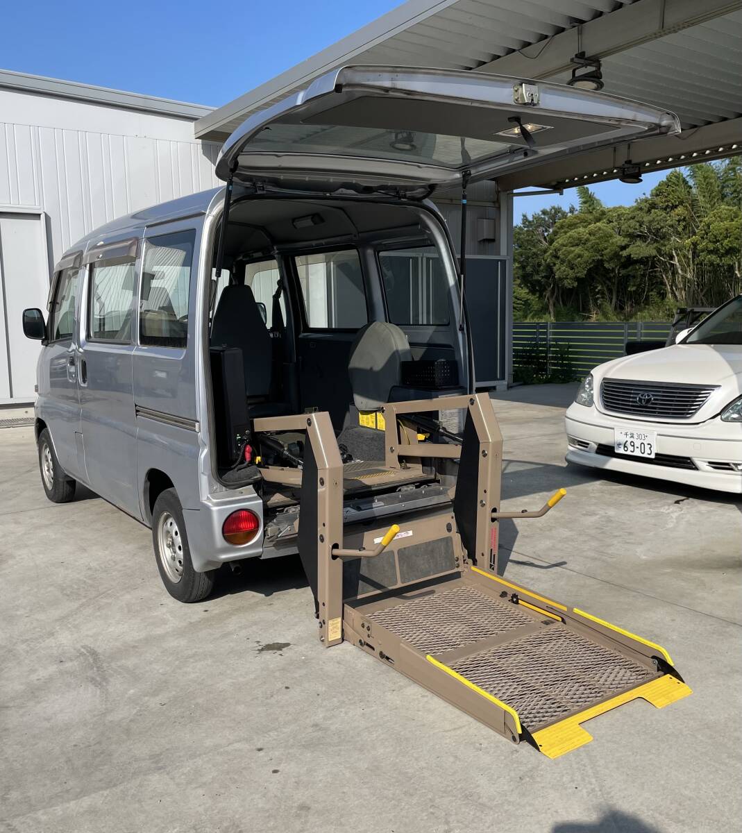 ミニキャブ 4WD 9.4万km 福祉車両 チェアキャブ 車いす移動車 PG リフト トランポ パワーゲート シルバー リースアップ拍卖