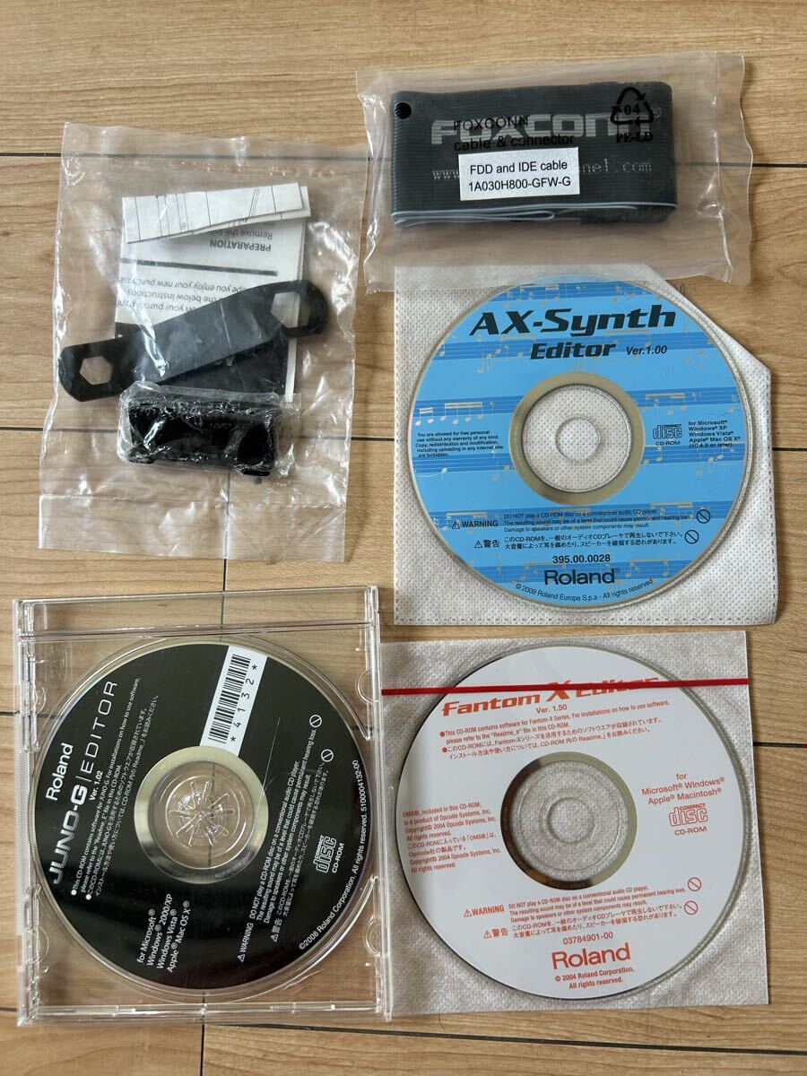 Miscellaneous accessories of Roland Keyboard拍卖