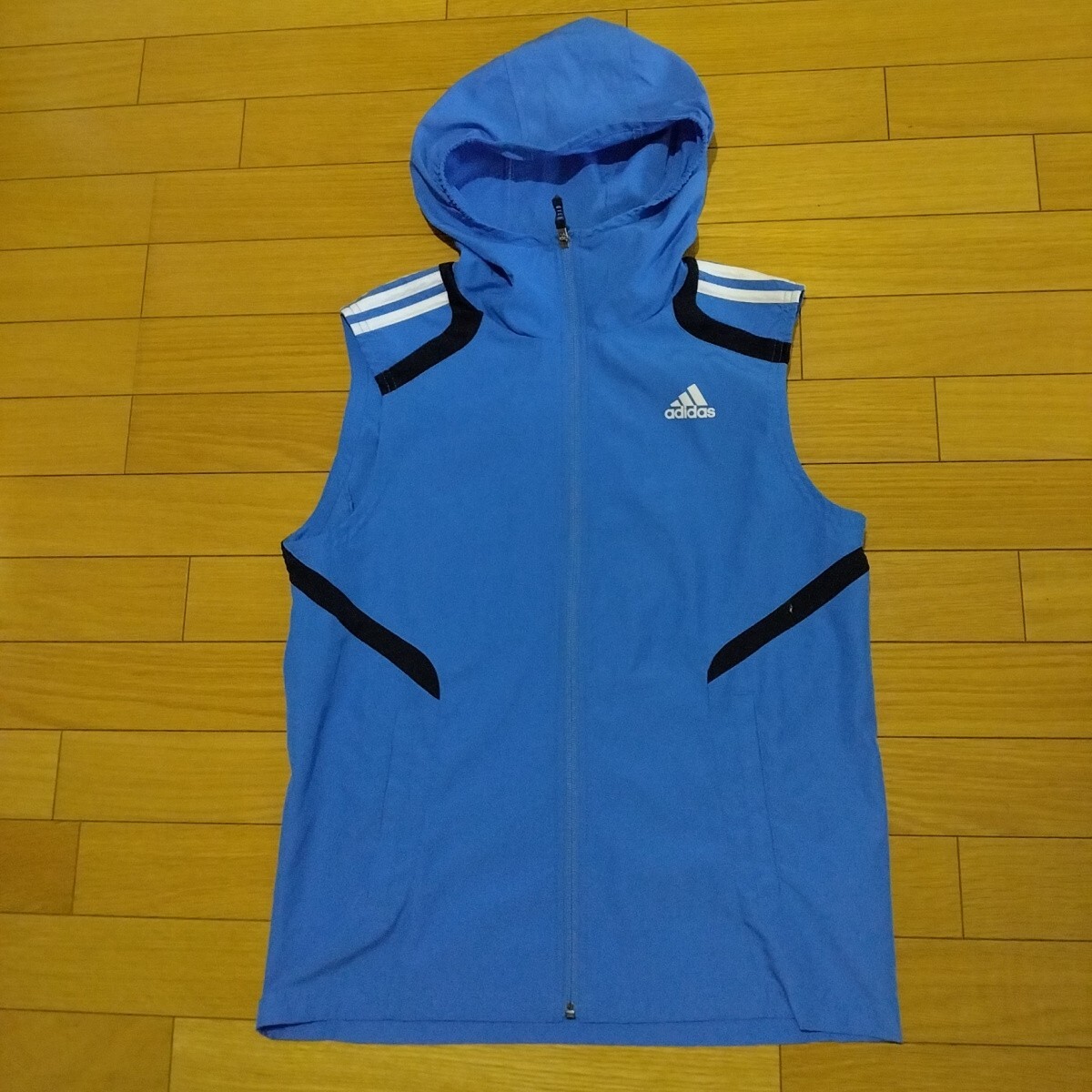 adidas アディダス ノースリーブ パーカー 軽量速乾 メンズL ブルー拍卖