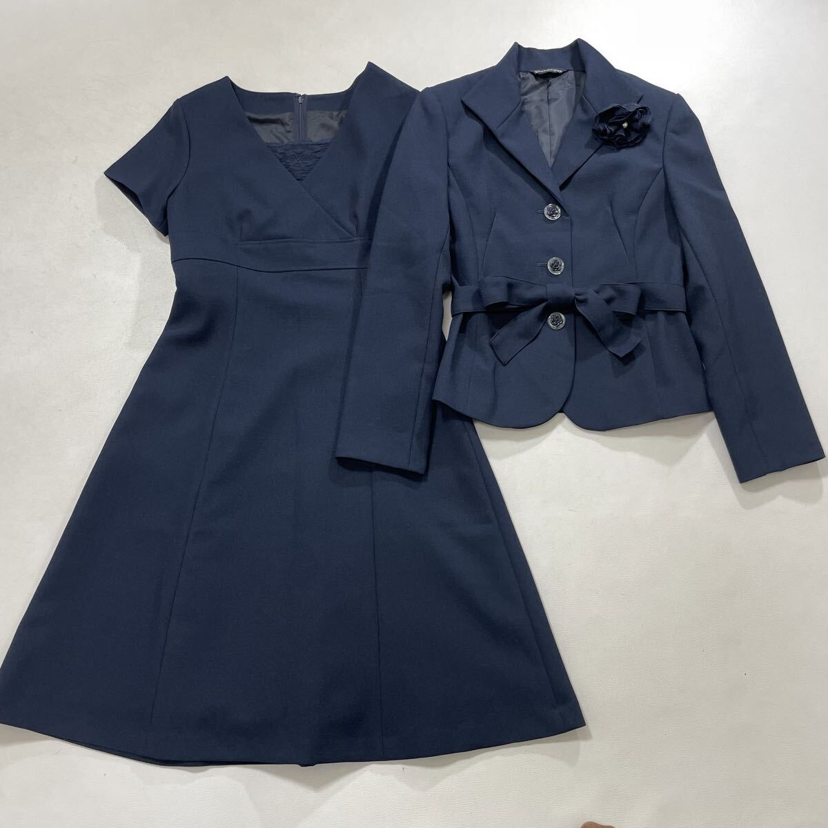 331 Silent Majority フォーマル セレモニースーツ アンサンブル サイズ9AR ジャケット ワンピース セットアップ コサージュ 50816C拍卖