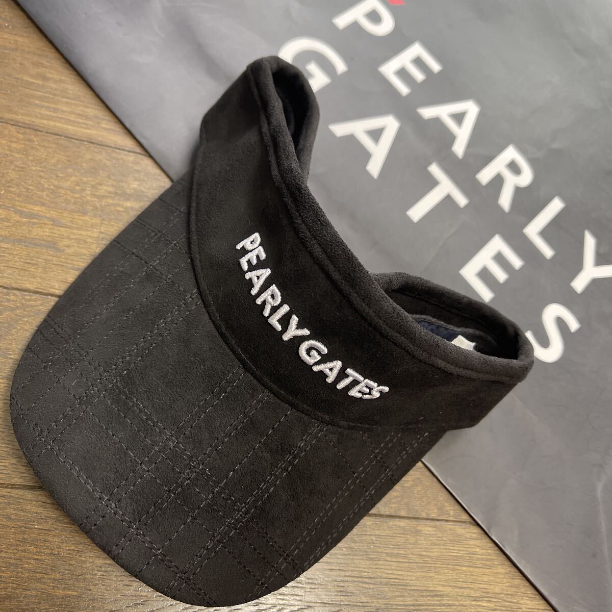 送料無料PEARLY GATESパーリーゲイツSUEDEスウェードサンバイザー汗止め着脱テープベルクロ調節unisex ECO希少Black(大特価)未使用品拍卖