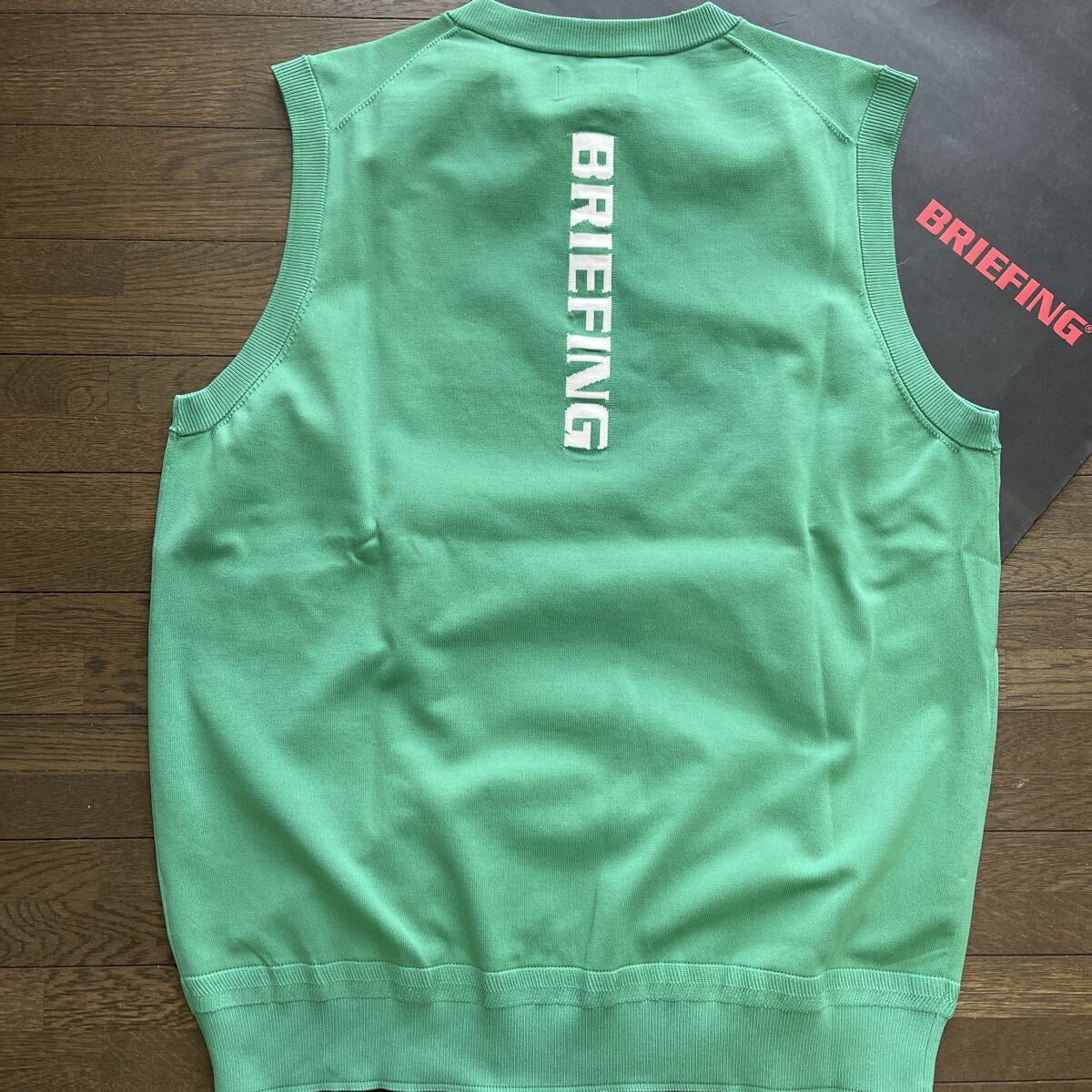 送料無料BRIEFING GOLFブリーフィング最新 MENS背前面BIGロゴベスト超撥水性速乾蒸れ軽減伸縮リブ編Allシーン人気Green(希少L)新品拍卖