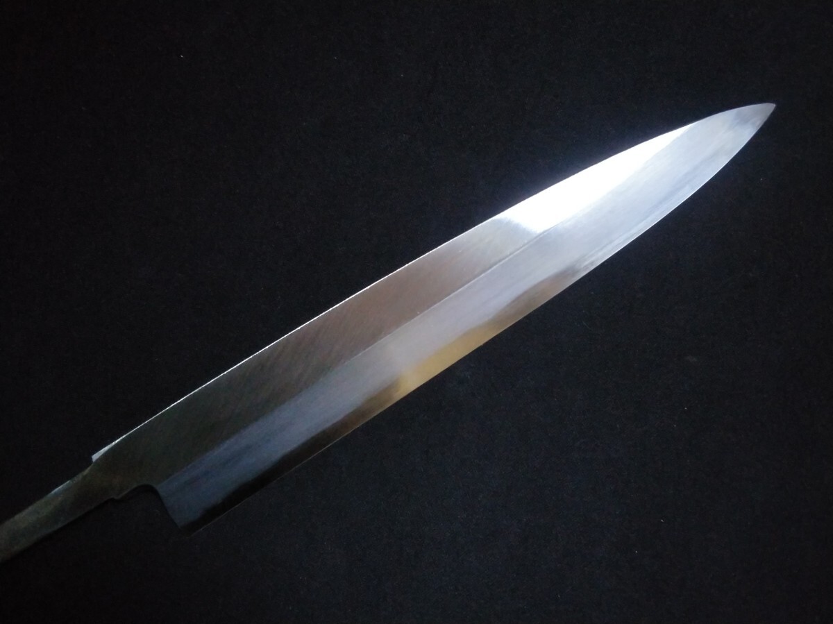 城山刃物製作所(堺業務用刃物メーカー直売)七寸 柳刃包丁 青二鋼 木戸仕上げ 紫檀柄 拍卖