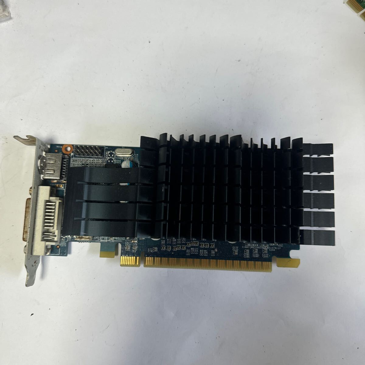 (A-207)GT610 LP 2GB DDR3 グラフィックカード 拍卖