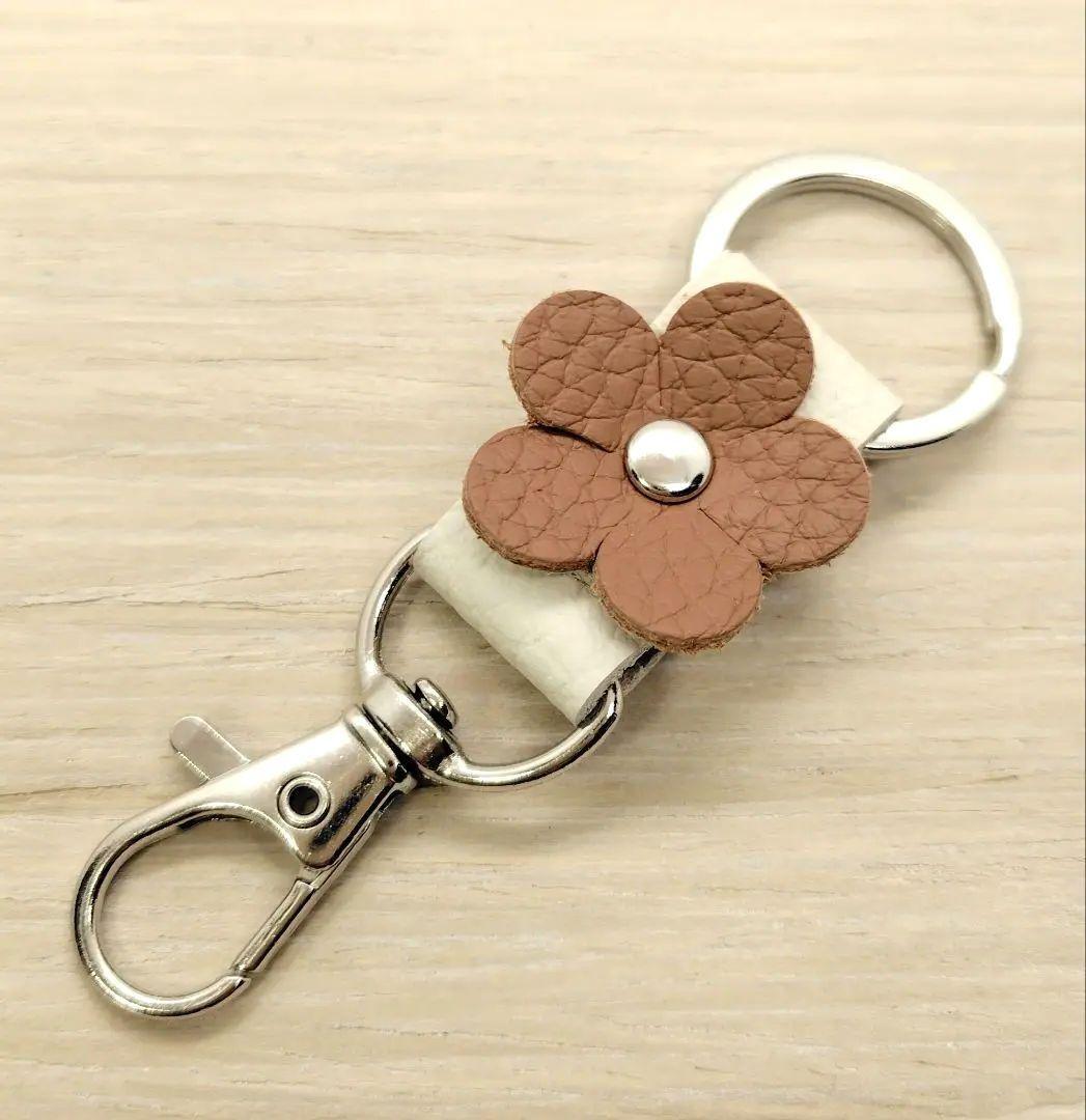小さい キーホルダー ブラウン花 チャーム 革 チャーム レザー 8cm拍卖