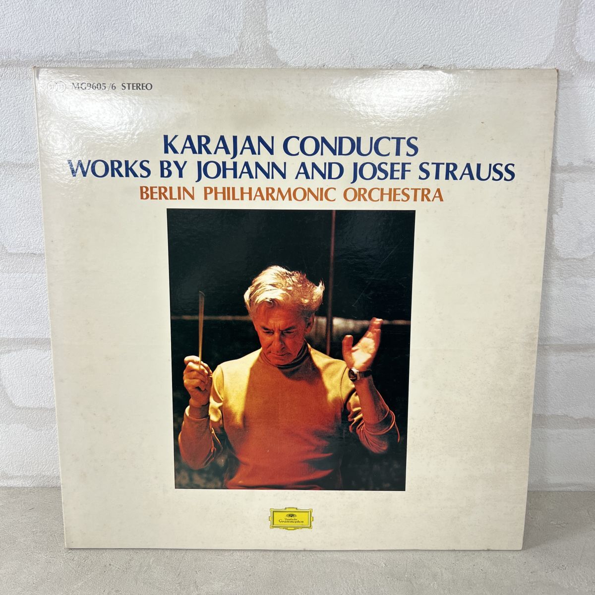 Herbert von Karajan Berlin Philharmonic J. Strauss ワルツ&行進曲集 クラシック名曲 12インチ MG9605【154】拍卖