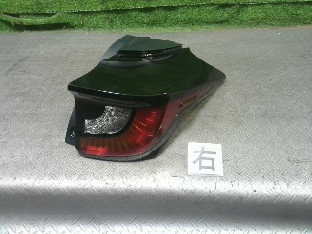 トヨタ(TOYOTA)※同梱不可※ヤリス MXPH15 右テールランプ 品番 81551-K0010 LED ウインカー電球タイプ拍卖