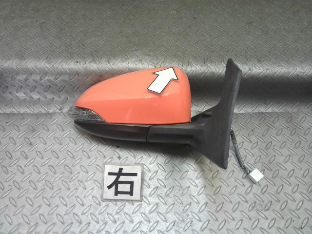 トヨタ(TOYOTA)※同梱不可※アクア NHP10 右サイドミラー 右ドアミラー カラー 4V7 品番 87910-52D70拍卖