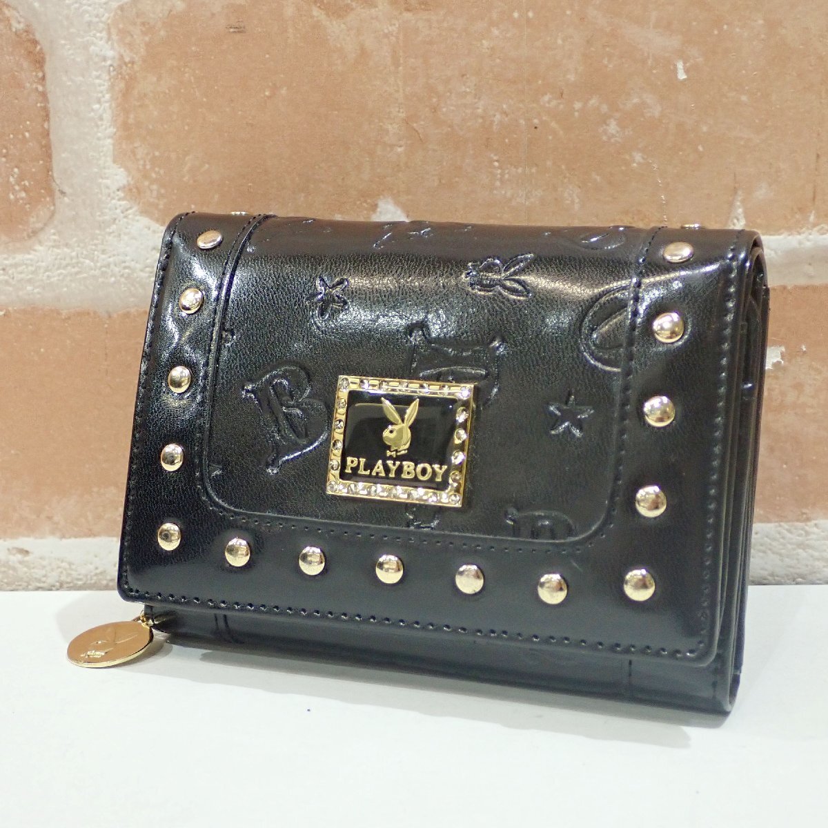 8797 極美品 PLAYBOY プレイボーイ 三つ折り財布 ブラック系 スタッズ コンパクトウォレット拍卖